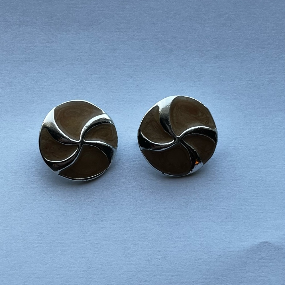 clip on earrings, tan and swirl fake earrings